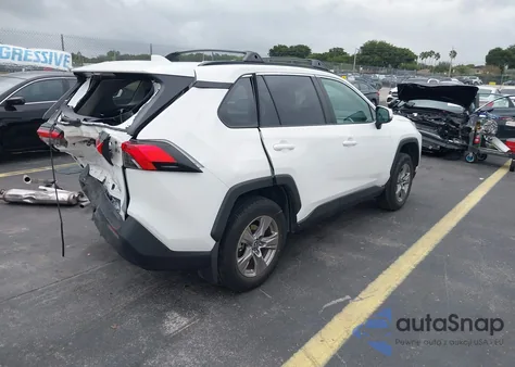 2024 Toyota Rav4 Xle z USA, uszkodzony, nr VIN 2T3W1RFV8RC278623